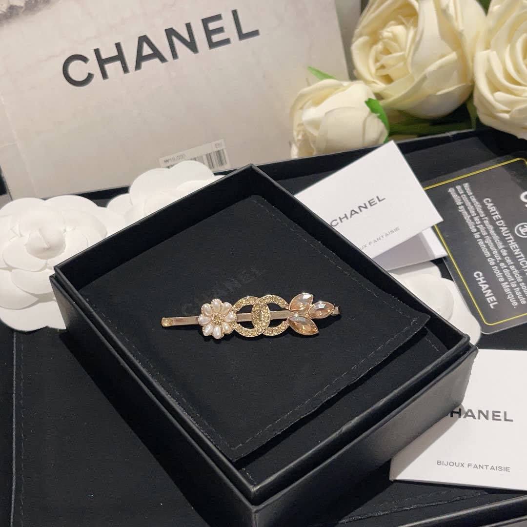 Chanel floral hair clip